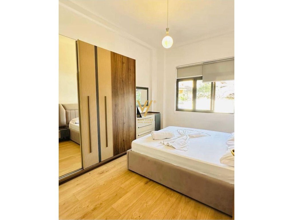 JEPET APARTAMENT 1+1+BLK ME QERA NE QENDER 65.000 LEKE 3