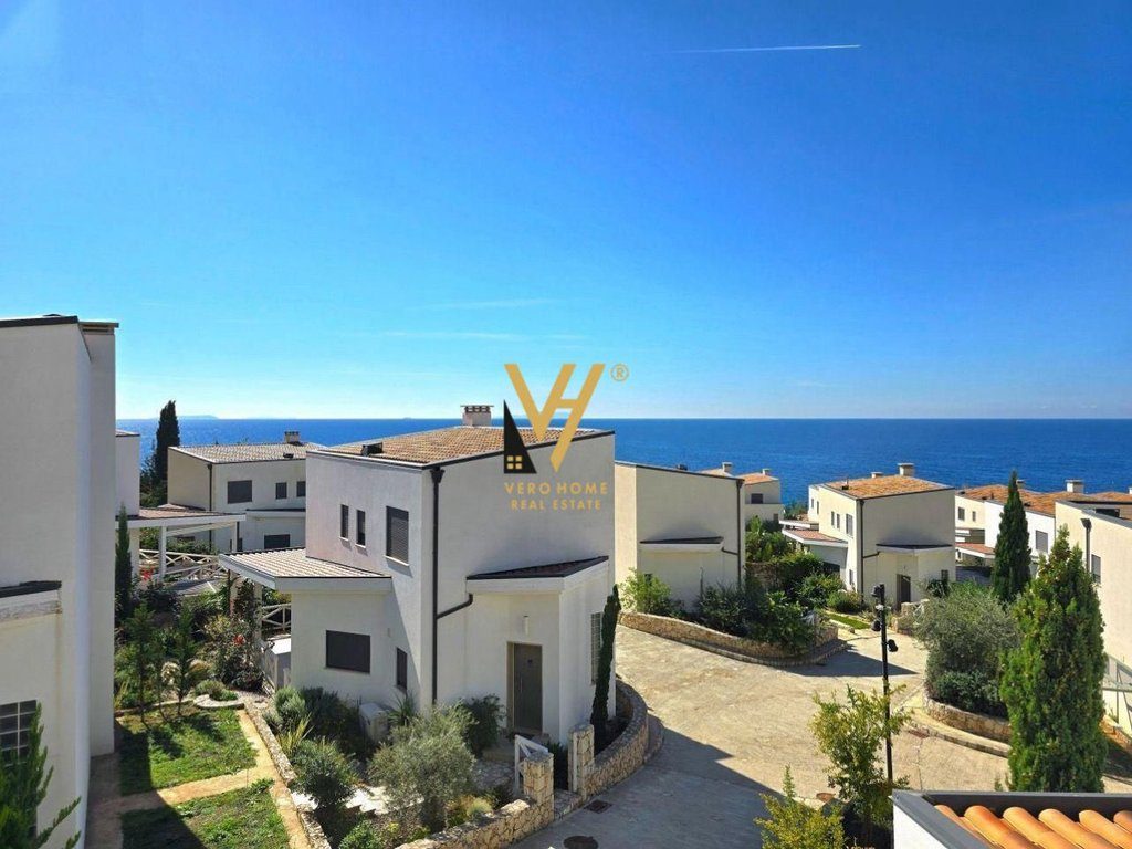 SHITET VILE DY KATESHE NE DHERMI, WHITE ROCKS DRYMADES 699.000 EURO 1