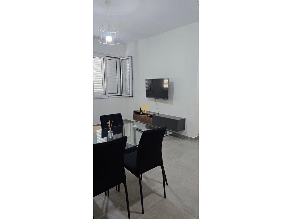 JEPET APARTAMENT 1+1 ME QIRA TE KOMUNA E PARISIT 55.000 LEKE 3