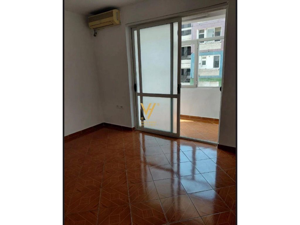 JEPET APARTAMENT 2+1 ME QIRA TE BLV.BAJRAM CURRI 45.000 LEKE