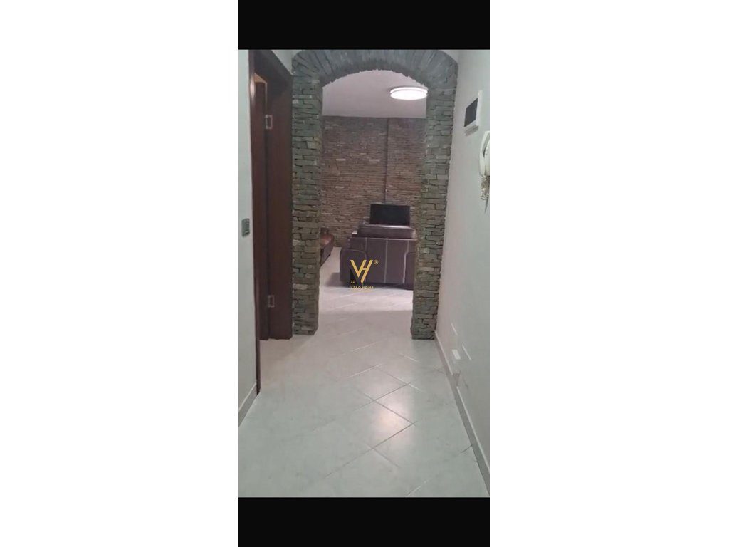 JEPET ZYRE 144 M2 ME QERA TEK ISH DOGANA 150.000 LEKE