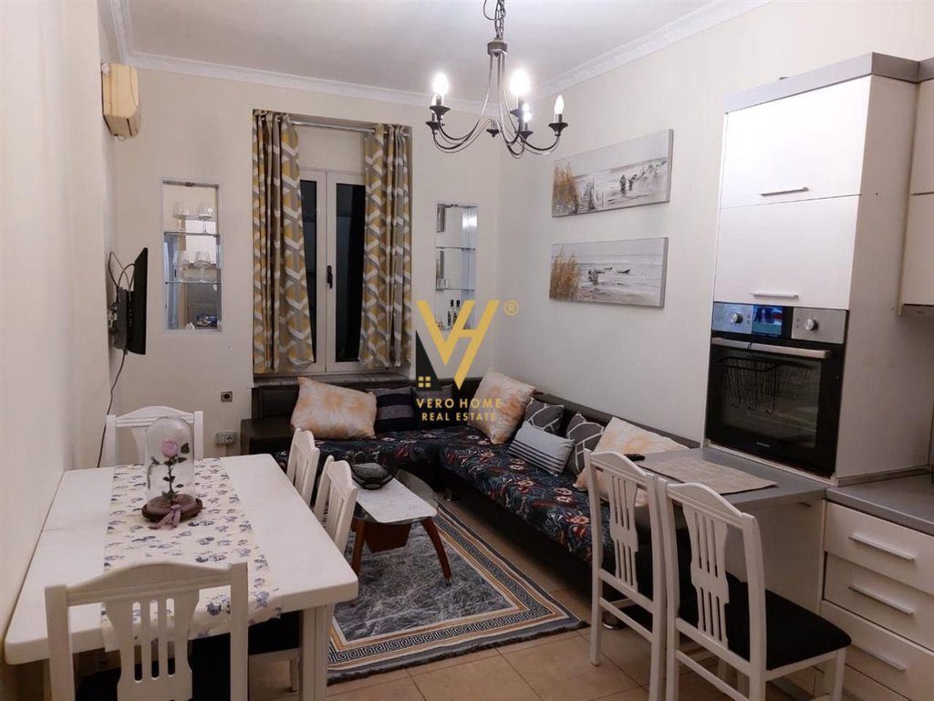 JEPET APARTAMENT 2+1+BLK ME QIRA TE SHALLVARET 690 EURO
