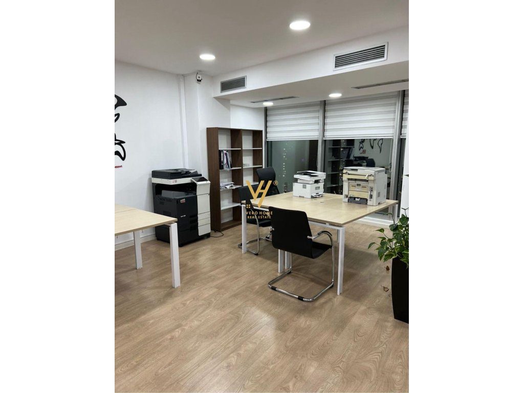JEPET ZYRE 139 M2 ME QERA TE RRUGA E ELBASANIT 3.800 EURO 3