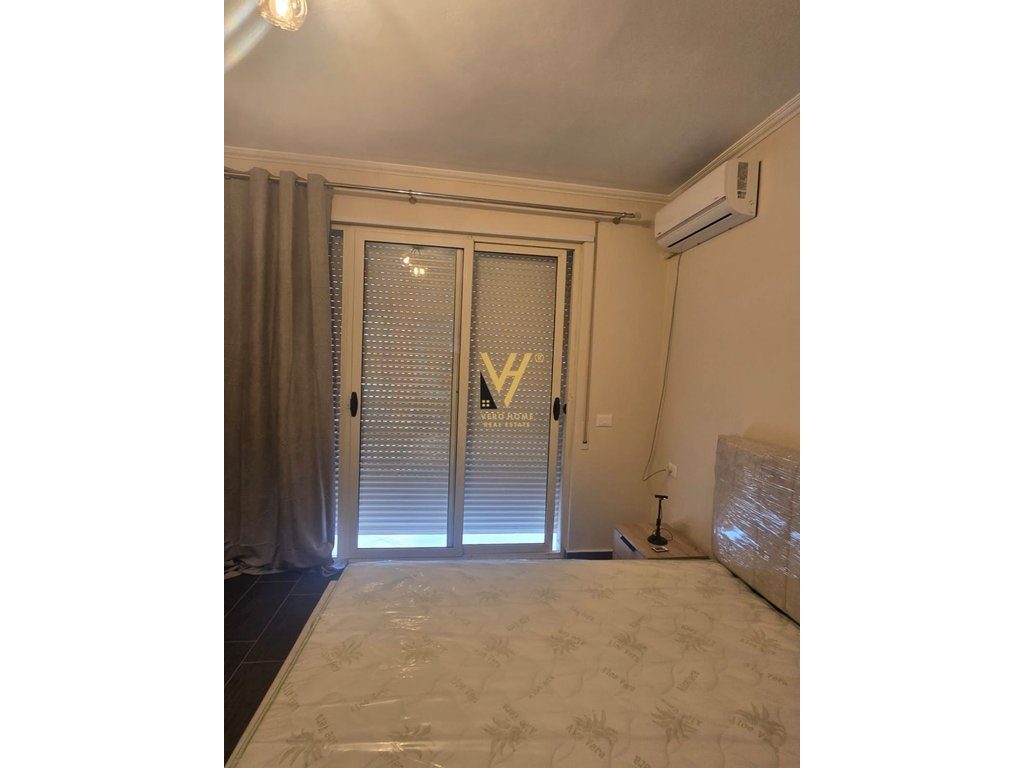 JEPET APARTAMENT 2+1 ME QIRA NE KOMBINAT 50.000 LEKE 4