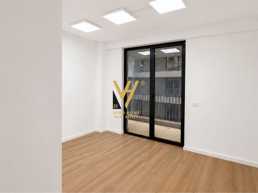 JEPET ZYRE 116 M2 ME QERA TE MINE PEZA 900 EURO 2