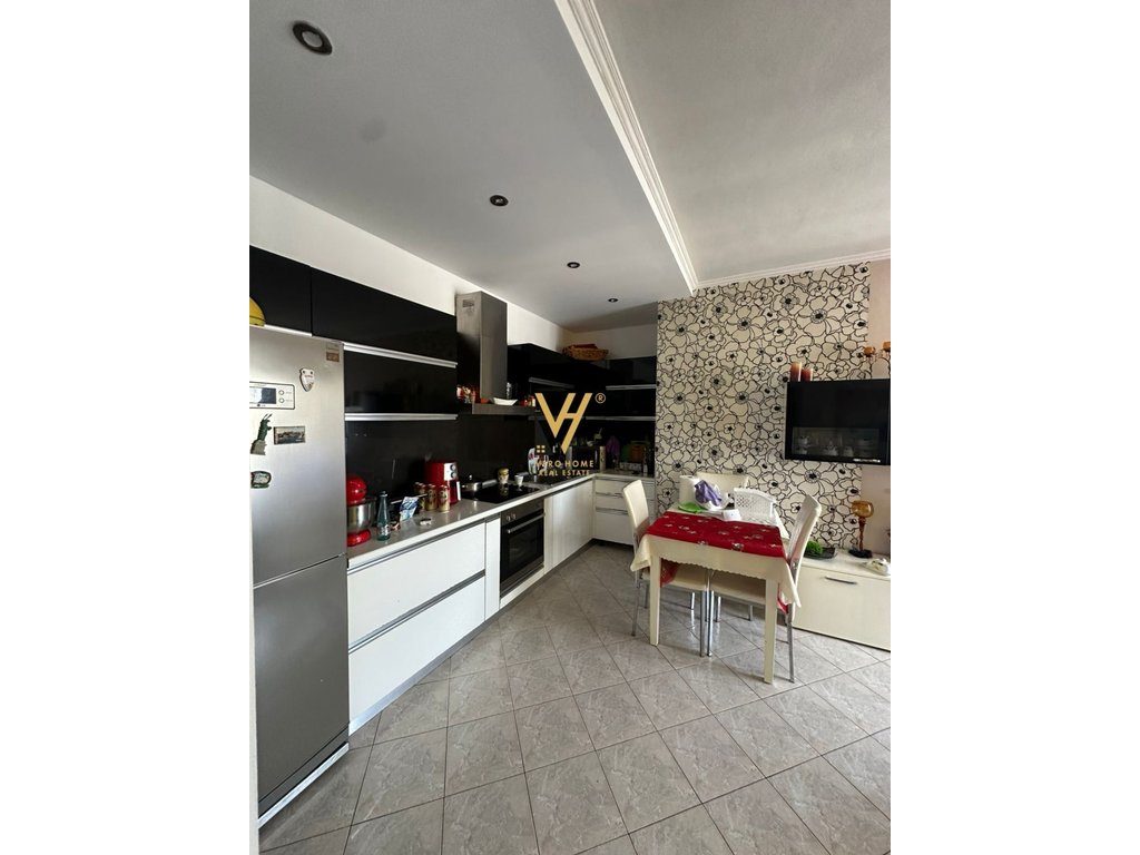 JEPET APARTAMENT 1+1+2BLK TE RRUGA E KOSOVAREVE 700 EURO 2