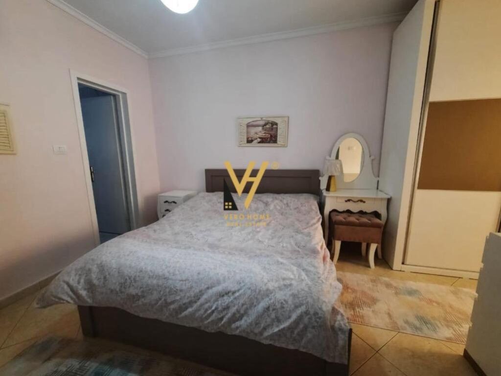 Jepet Apartament 2+1+2 me qera te Blloku 120 m2 2