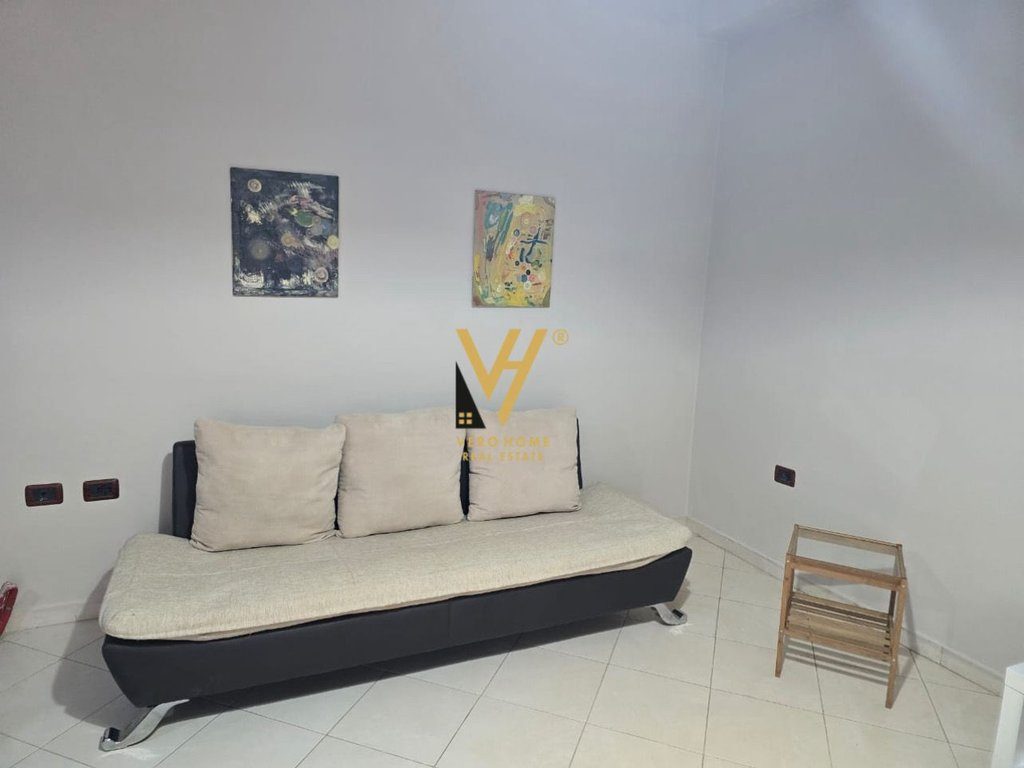 JEPET APARTAMENT 2+1+2 ME QERA TE KOPSHTI BOTANIK 600 EURO