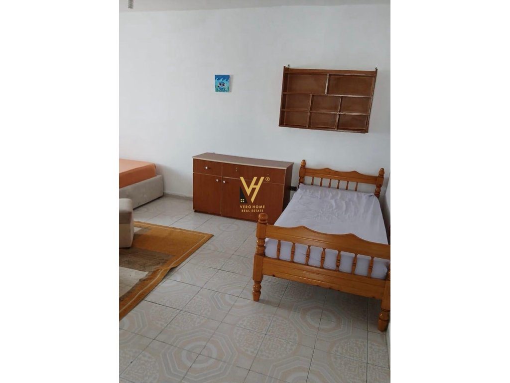 JEPET APARTAMENT 1+1 ME QERA NE VASIL SHANTO 60.000 LEKE 4