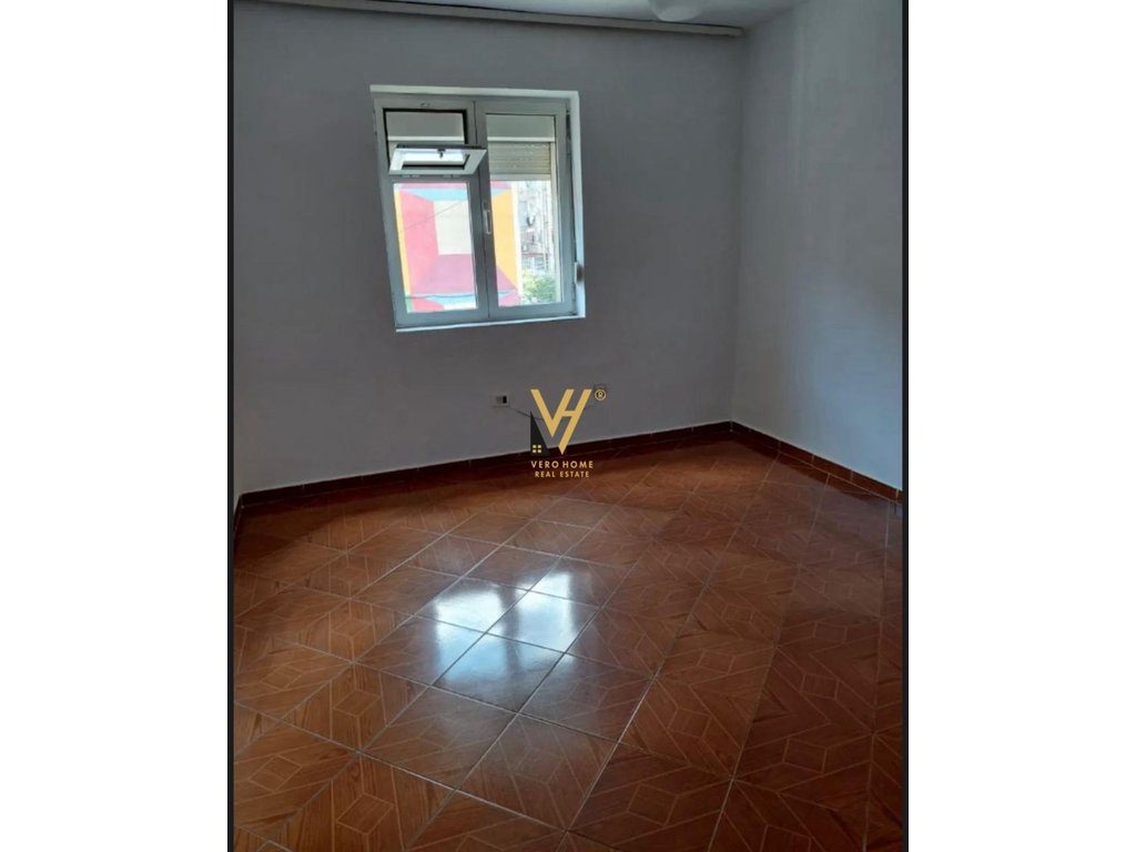 JEPET APARTAMENT 2+1 ME QIRA TE BLV.BAJRAM CURRI 45.000 LEKE 2