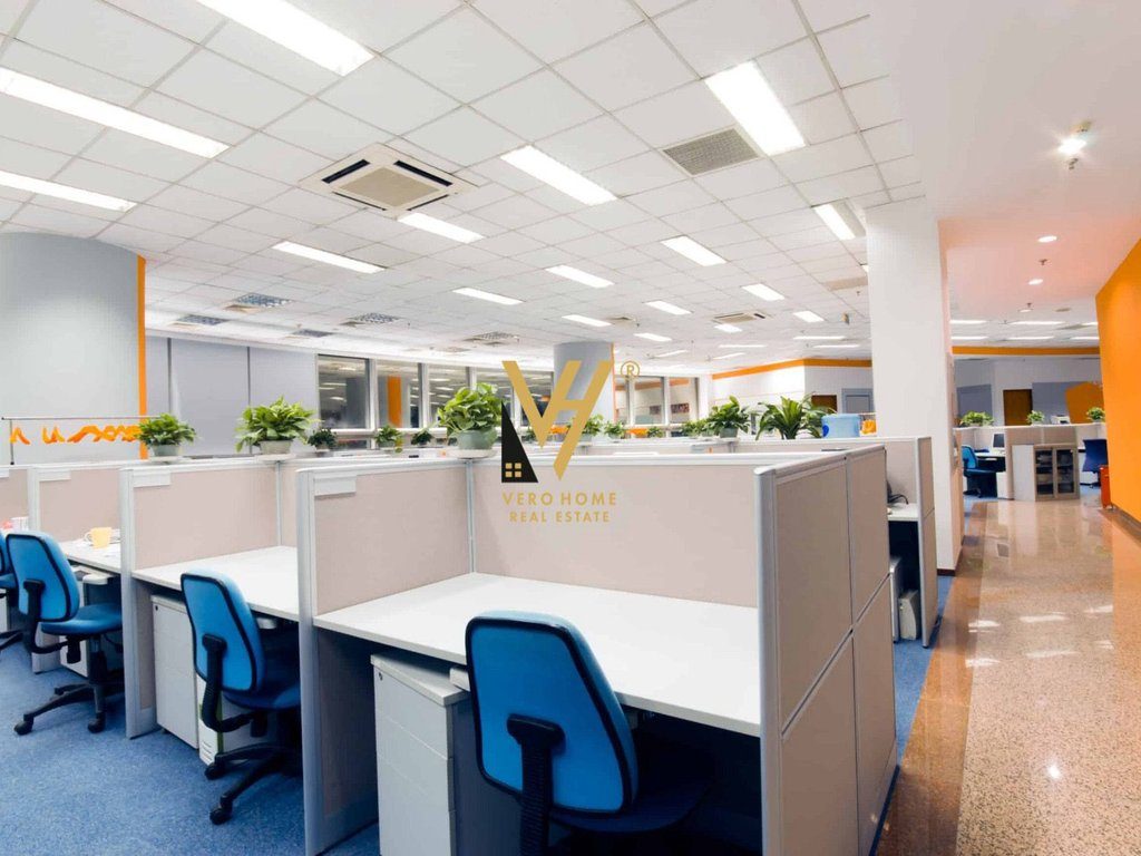 JEPET ZYRE DUBLEX 1.050M2 ME QERA TE RRUGA ABDYL FRASHERI, BLLOK 17.500 EURO