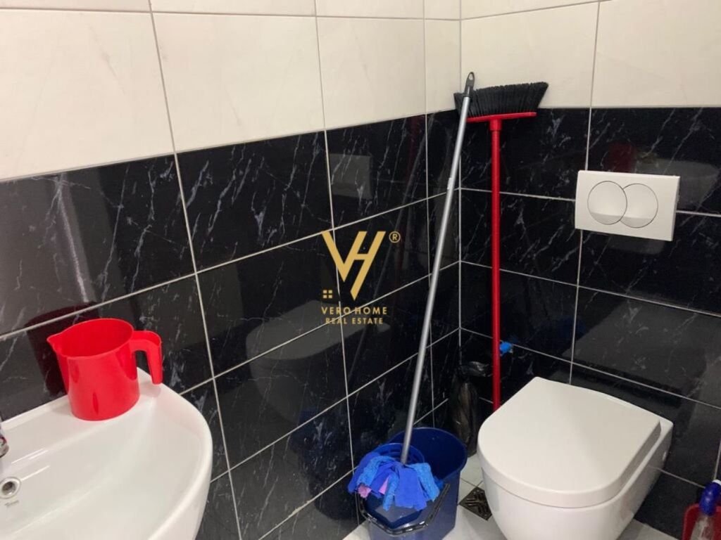 Jepet dyqan me qera te 21 Dhjetori 27 m2 3