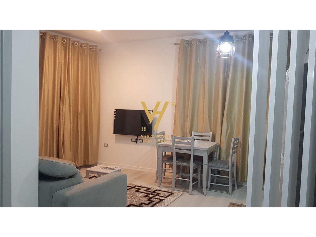 JEPET APARTAMENT 1+1 ME QERA TE KOMUNA E PARISIT 650 EURO