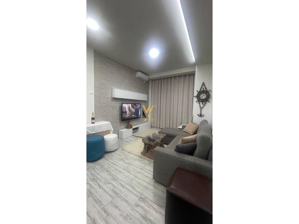 JEPET APARTAMENT 1+1+BLK ME QIRA TE KOMUNA E PARISIT 65.000 LEKE 2