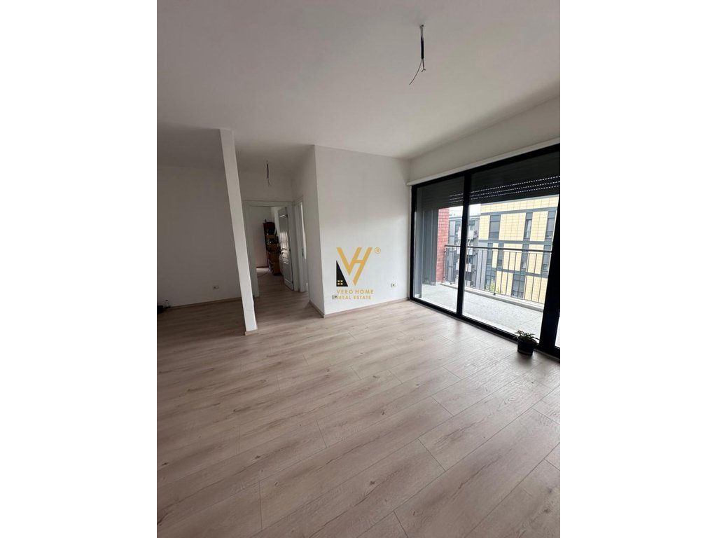 JEPET ZYRE 89 M2 ME QERA TE STACIONI I TRENIT 77.000 LEKE 3