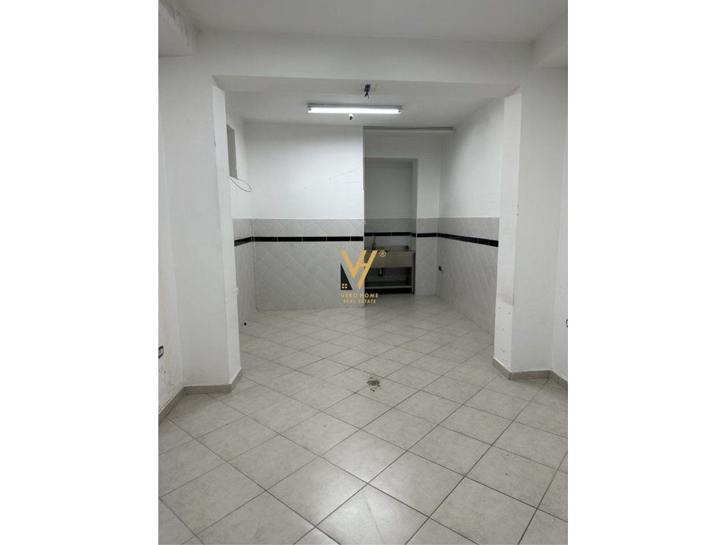JEPET DYQAN 38 M2 ME QERA TE SHESHI WILLSON 550 EURO 2