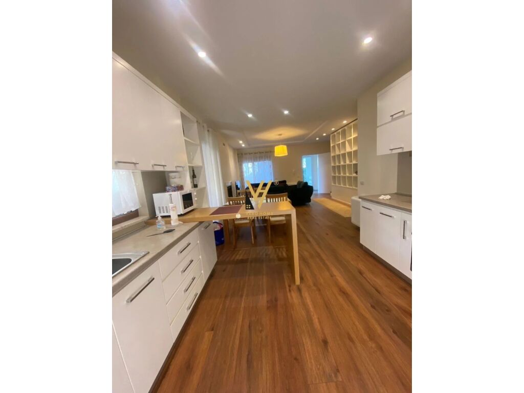 Jepet vile Dy Kateshe me qera te Tegu , Kompleksi Kolombo 250 m2 2