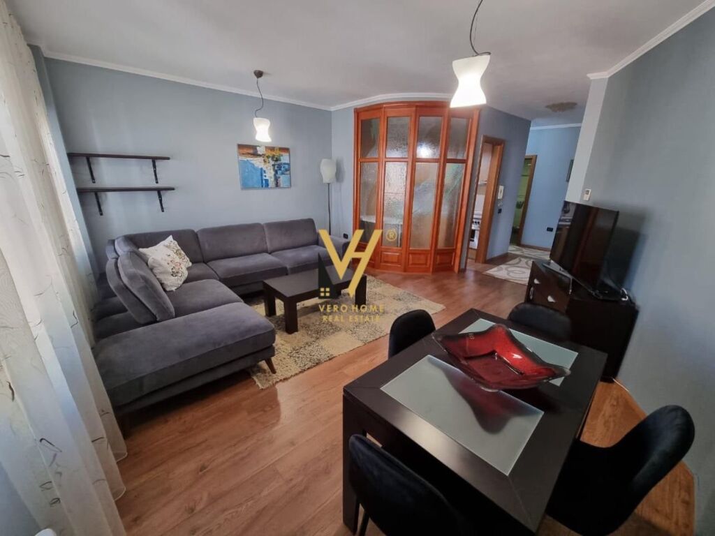 Jepet Apartament 2+1+ballkon me qera te Myslym Shyri 90 m2 4