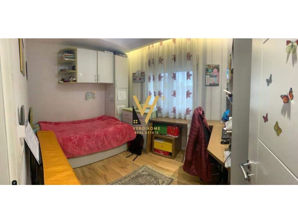 Shitet Apartament 3+1+ballkon te Rruga e Elbasanit 90 m2 4