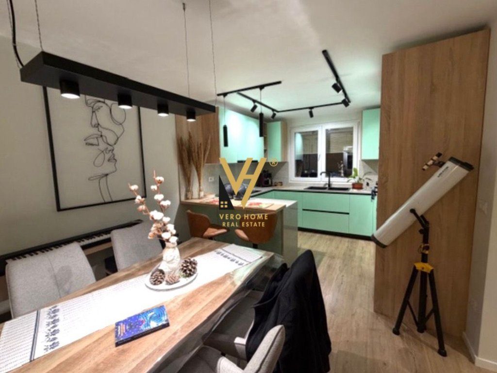 JEPET APARTAMENT 1+1 ME QIRA NE MYSLYM SHYR 750 EURO 2