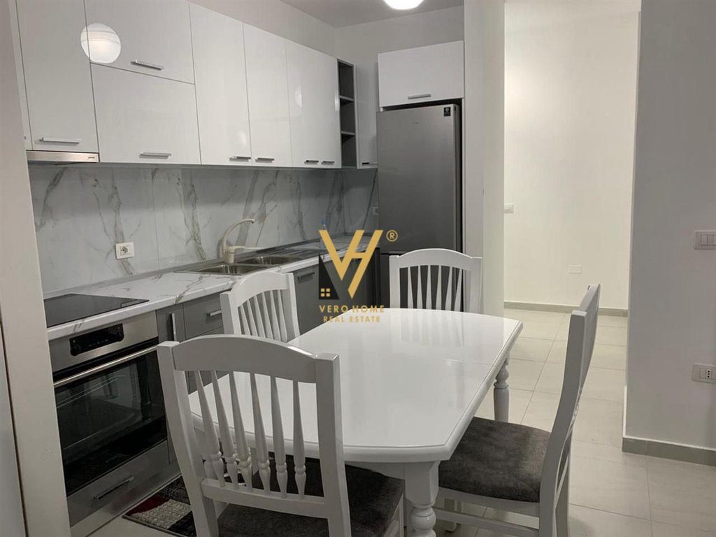 JEPET APARTAMENT 2+1+2+BLK ME QERA TE FIORI DI BOSKO 700 EURO 2