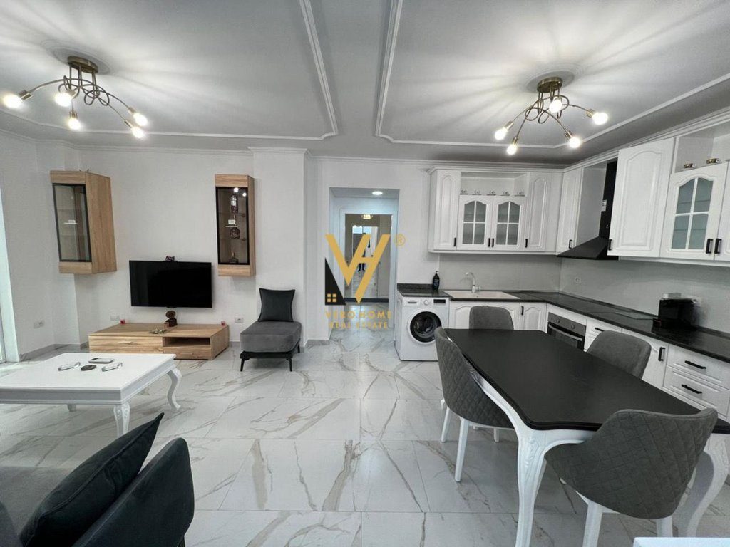 JEPET APARTAMENT 2+1+2+BLK ME QIRA TE SHESHI WILSON 1.200 EURO 3