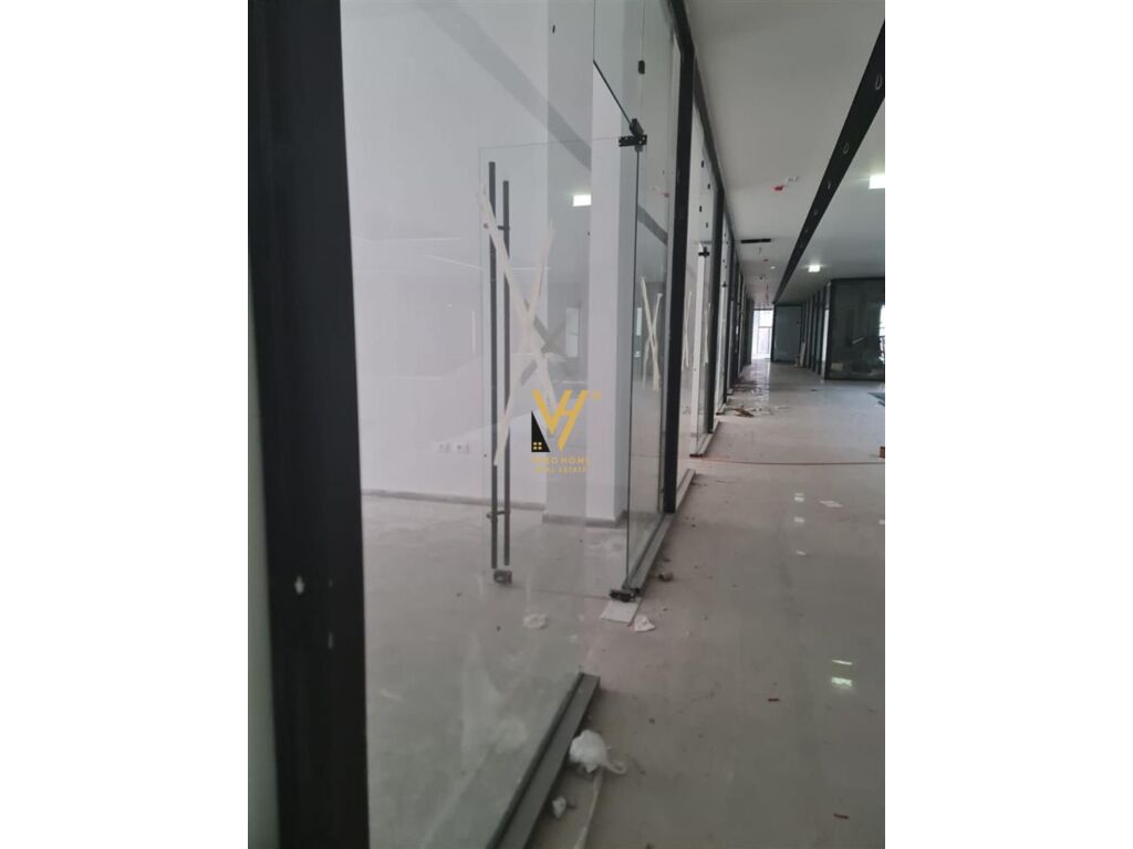 Jepet Ambient Biznesi me qera te Rruga e Kavajes 50 m2 1