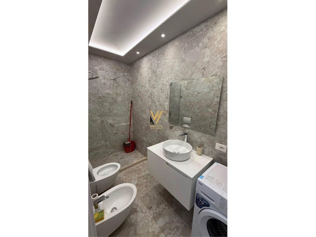JEPET APARTAMENT 1+1+BLK ME QERA TEK MATERNITETI I RI 60.000 LEKE 4