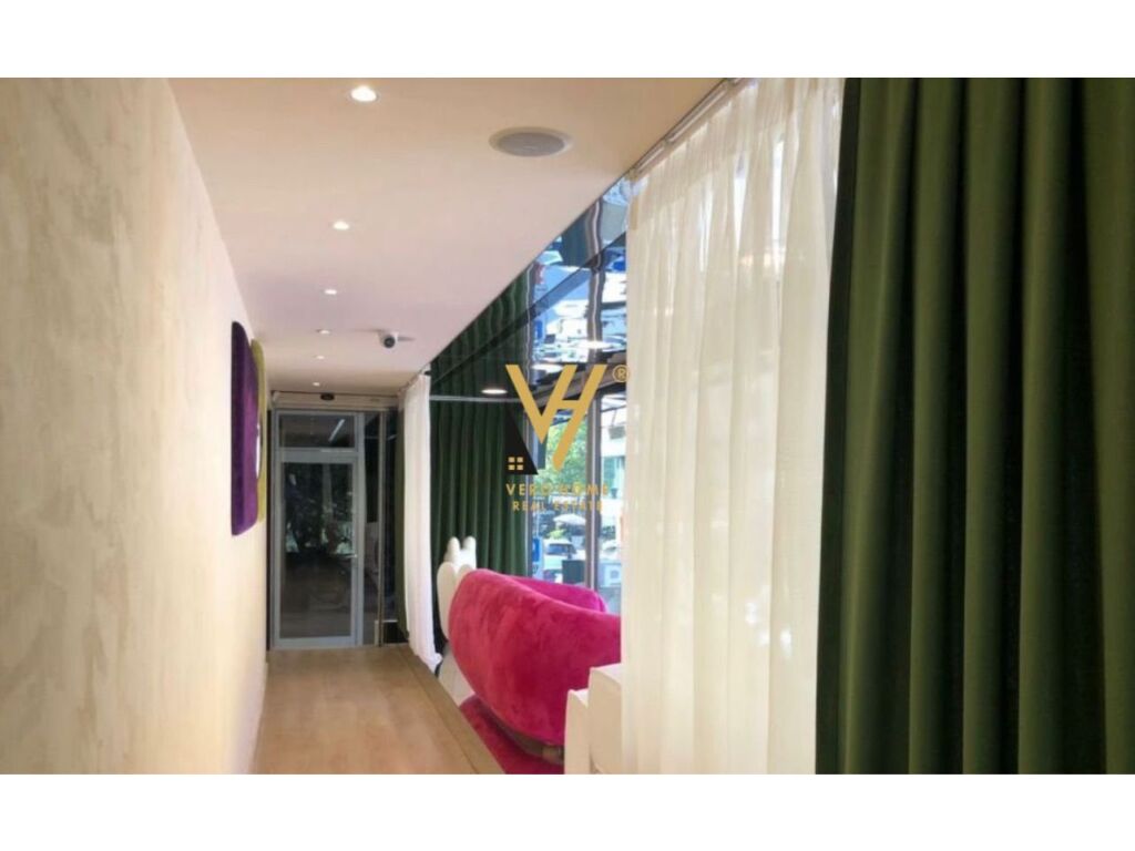 Jepet Ambient Biznesi me qera ne Bllok 100 m2 2