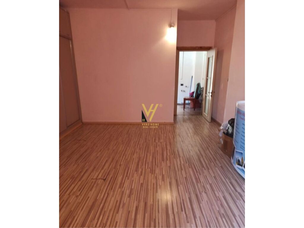 Jepet Zyre me qera te Rruga e Barrikadave 70 m2 3