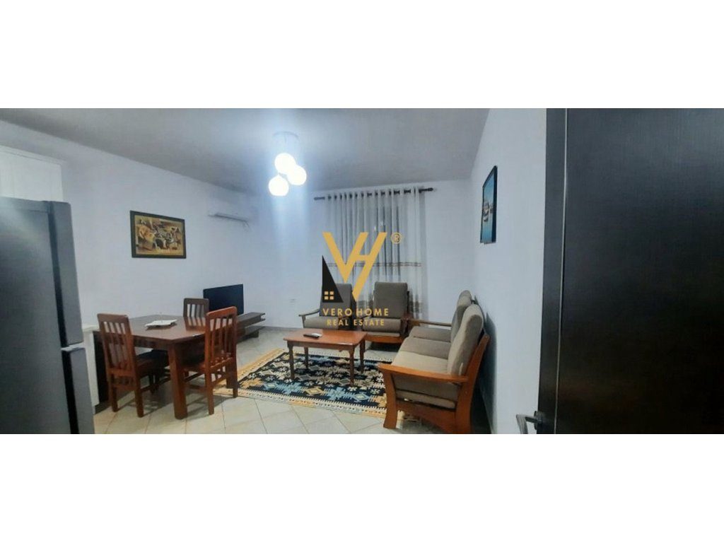 JEPET APARTAMENT 2+1+BLK ME QERA TE STACIONI I TRENIT 65.000 LEKE