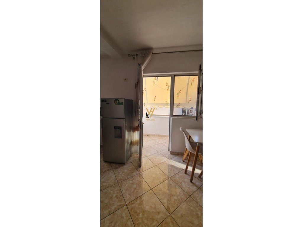 JEPET APARTAMENT 1+1 ME QIRA TE RR. KOSOVAREVE 55.000 LEKE 4