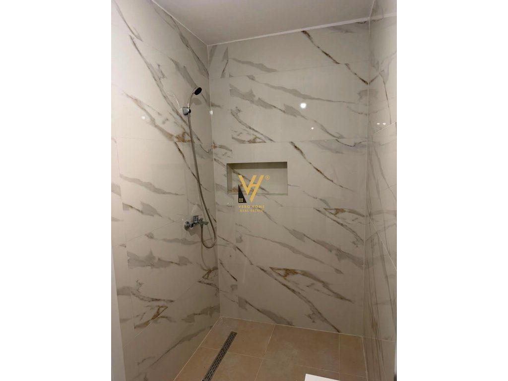JEPET ZYRE 105 M2 ME QIRA TE BULEVARDI I RI 80.000 LEKE 4