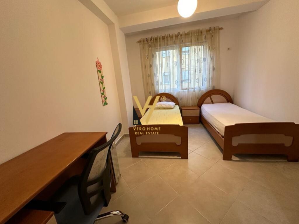 JEPET APARTAMENT 2+1+BLK ME QERA TE KODRA E DIELLIT 55.000 LEKE 3