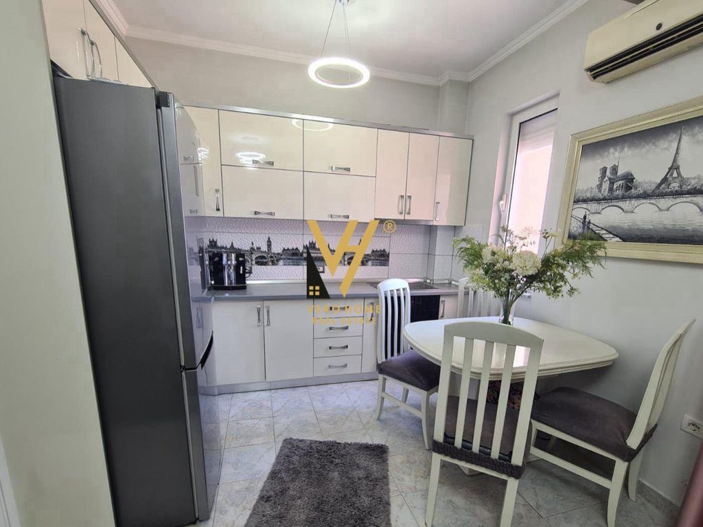 JEPET APARTAMENT 1+1+BLK ME QIRA TE RR.KONGRESI MANASTIRIT 550 EURO 2