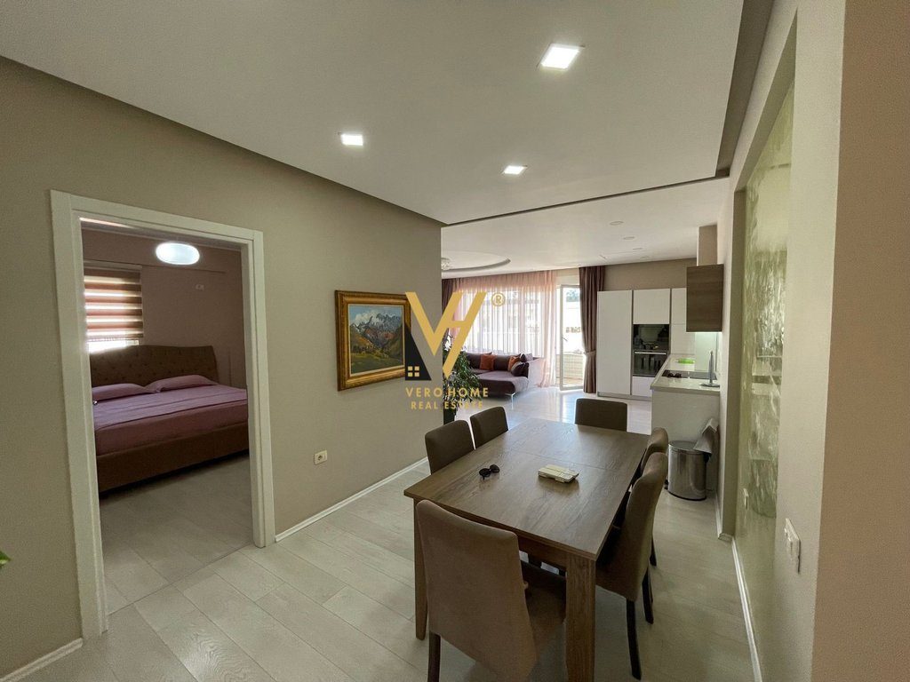 JEPET APARTAMENT 3+1+2+2BLK ME QIRA TE LIQENI I THATE 1.400 EURO 3