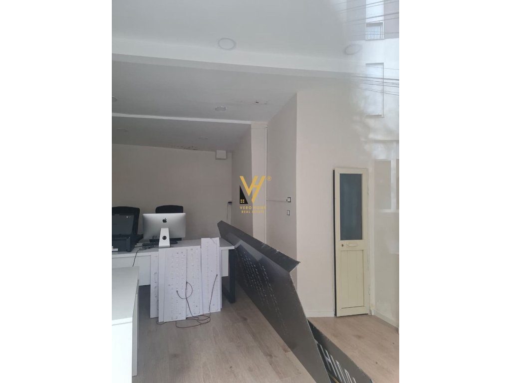 JEPET DYQAN 25 M2 ME QERA TE KOMUNA PARISIT 70.000 LEKE 2