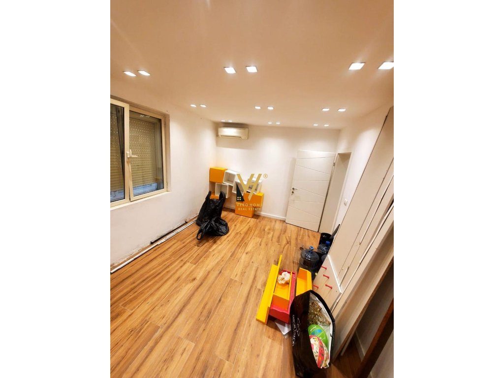 JEPET ZYRE 75 M2 ME QERA TE MEDRESEJA, PRANE SHKOLLES MISTO MAME 600 EURO