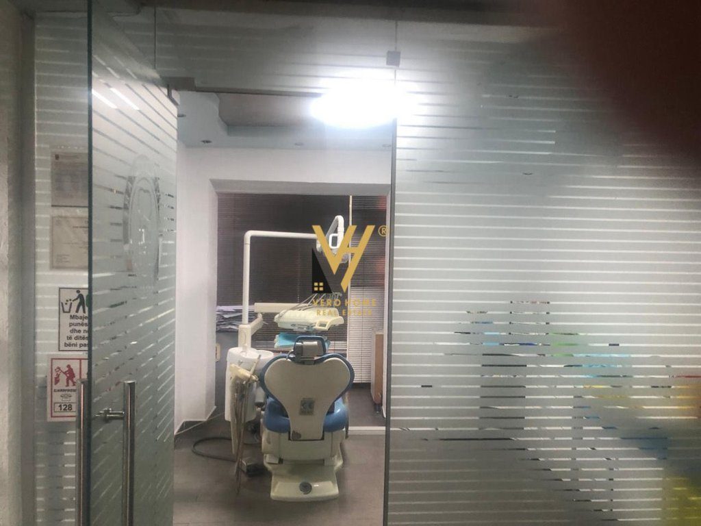 SHITET AMBIENT BIZNESI 70 M2 TE PAZARI I RI 160.000 EURO 1