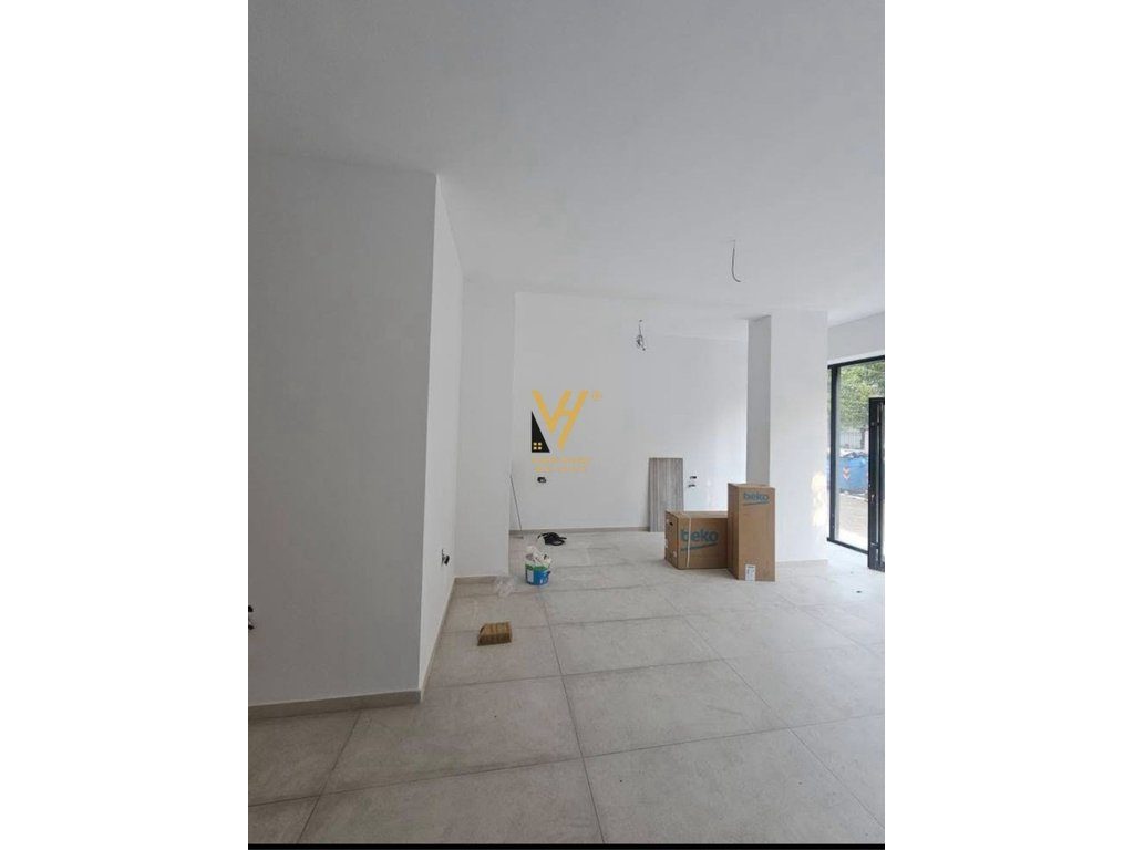 SHITET AMBIENT BIZNESI 60 M2 NE DON BOSKO 130.000 EURO 2