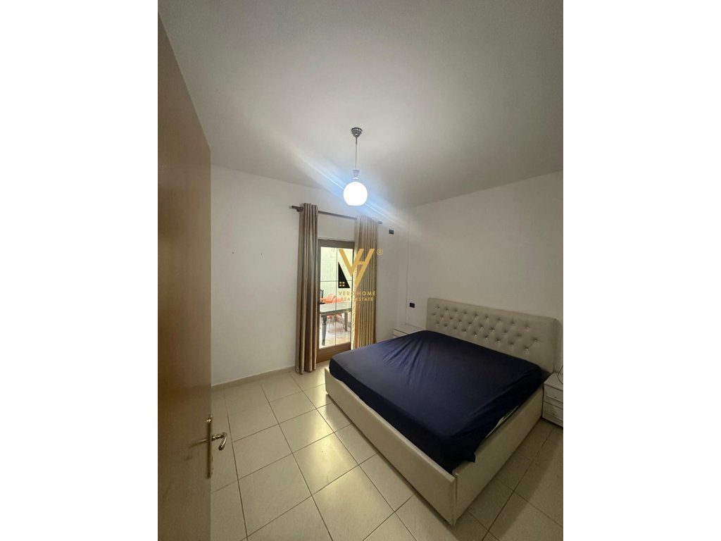 JEPET APARTAMENT 1+1 ME QERA NE QENDER 50.000 LEKE 4
