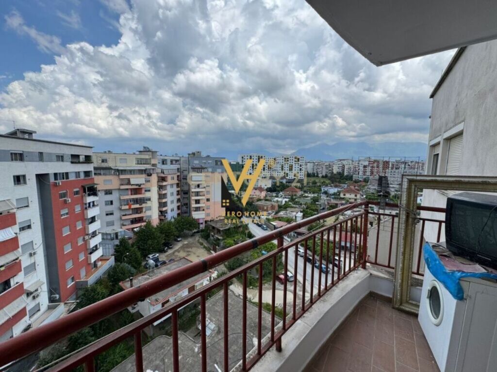 Shitet Apartament 2+1+2+ballkon te Kmy , Yzberisht 102 m2
