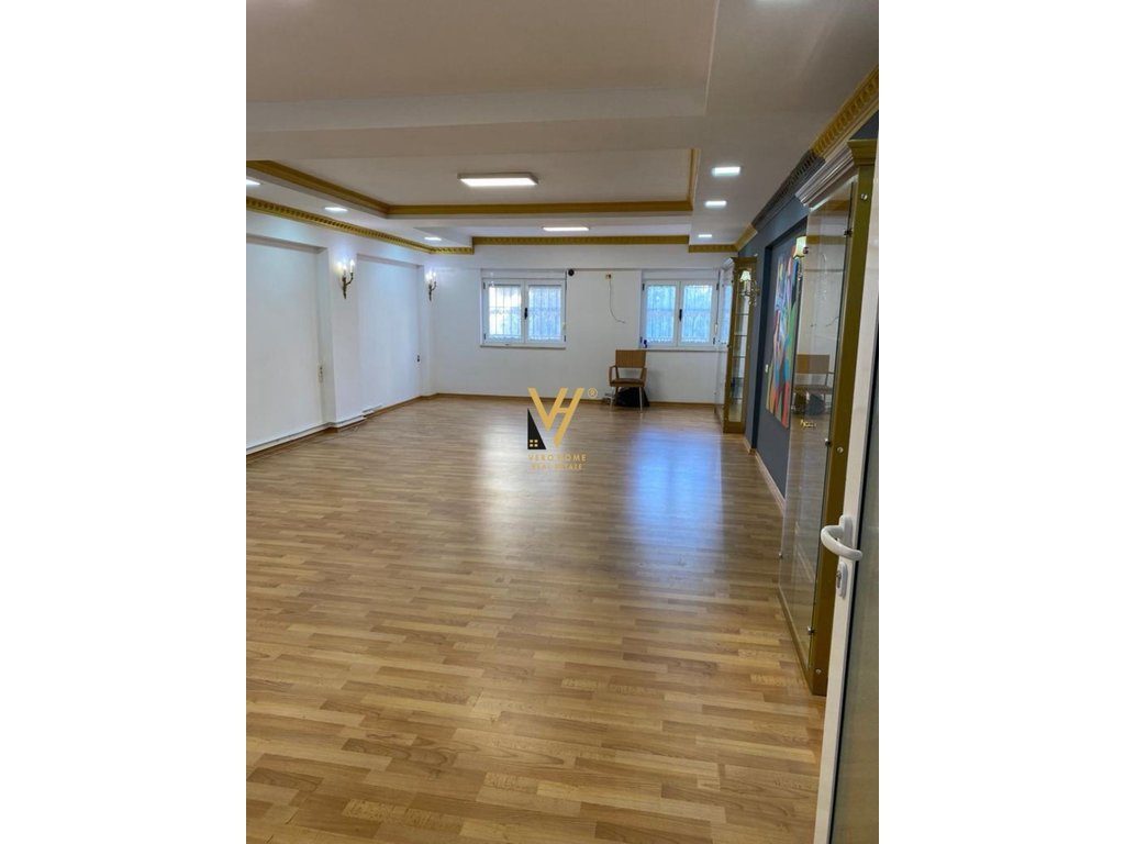 JEPET AMBIENT DUPLEX 122 M2 ME QIRA PRANË MUZEUT KOMBËTAR 1.500 EURO 2