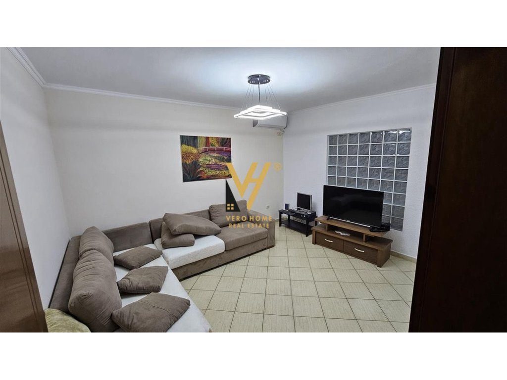 JEPET APARTAMENT 2+1+BLK ME QERA TE FERIT XHAJKO 550 EURO