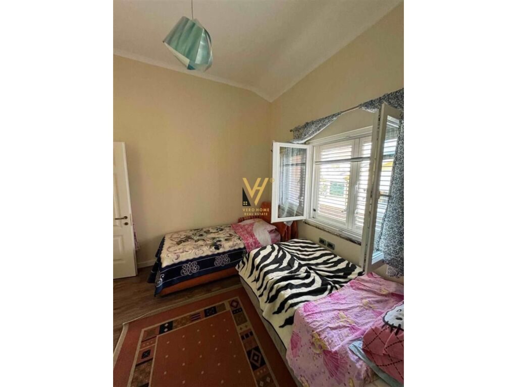 Shitet Apartament Duplex 4+1+2 te Liqeni i Thate 176 m2 3
