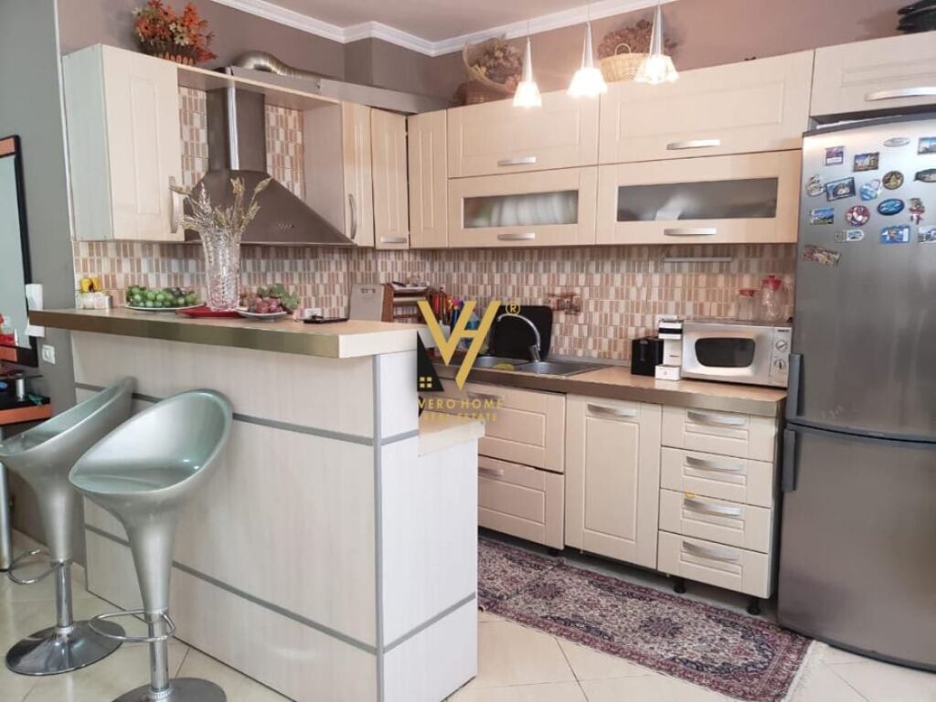 Shitet Apartament 3+1+2 Kopshti Zoologjike 145 m2 3