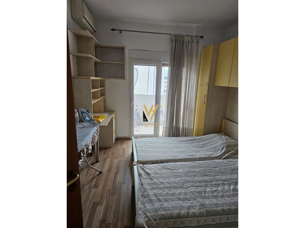 JEPET APARTAMENT 2+1+BLK ME QERA TE 21 DHJETORI 60.000 LEKE 4