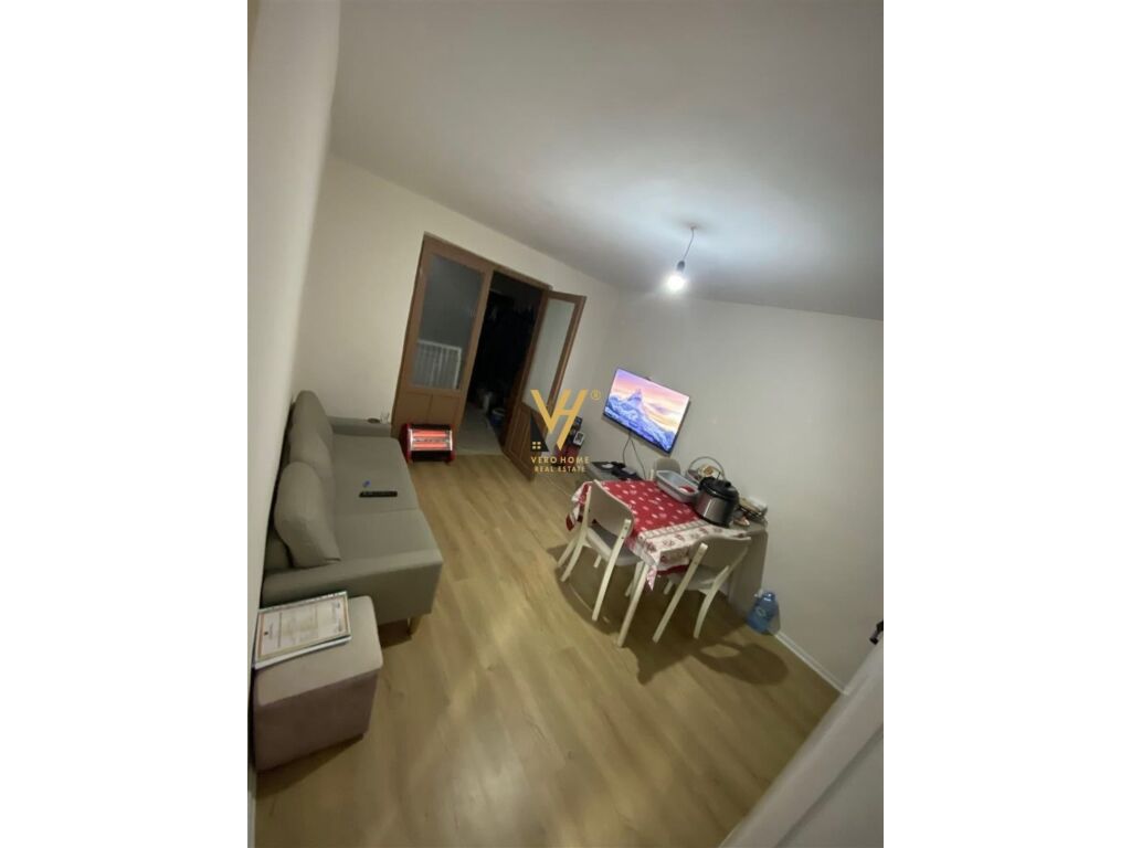Shitet Apartament 1+1+ballkon te Kombinat 50 m2 2