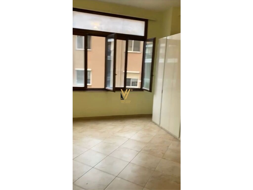 Jepet Zyre me qera te Komuna e Parisit 79 m2