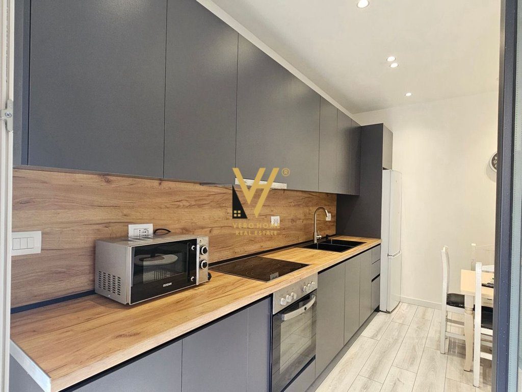 JEPET APARTAMENT 1+1+BLK ME QERA NE SHKOZE 400 EURO 3